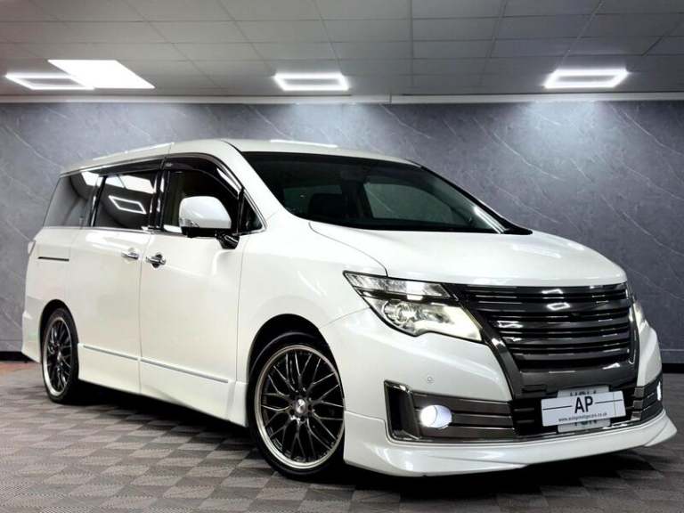 2014 Nissan Elgrand 3.5 HIGHWAY RIDER AUTOMATIC 7 SEATER PETROL Manual