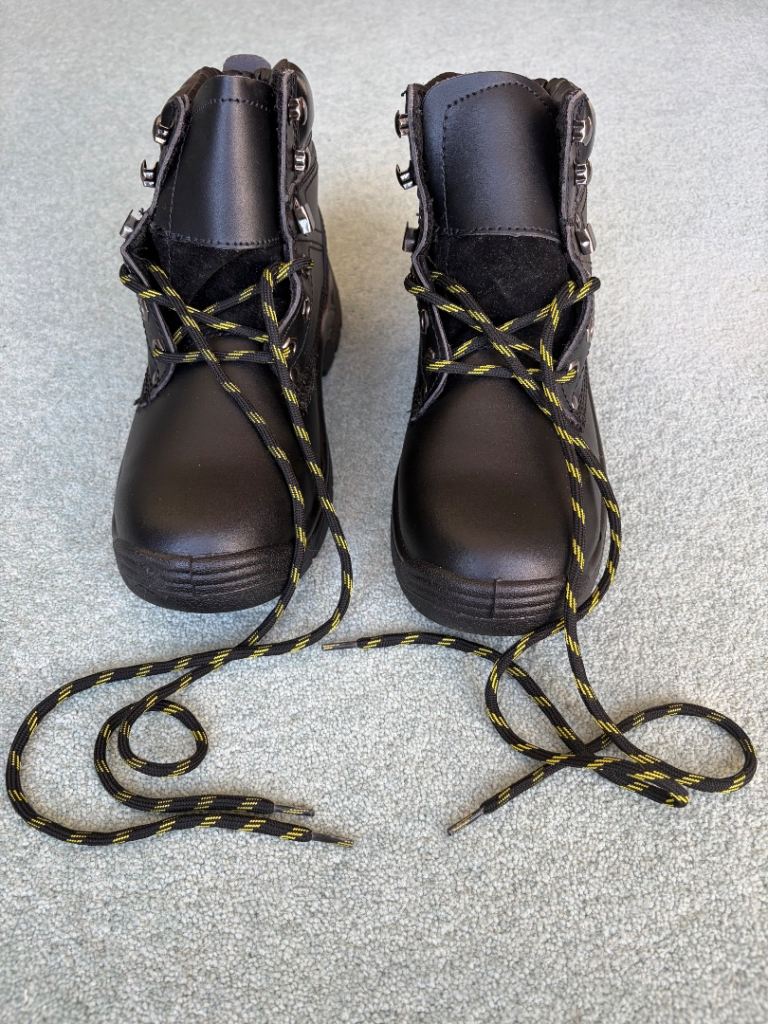 Black steel toe cap boots - Size 5 - EUR 38 - unused 