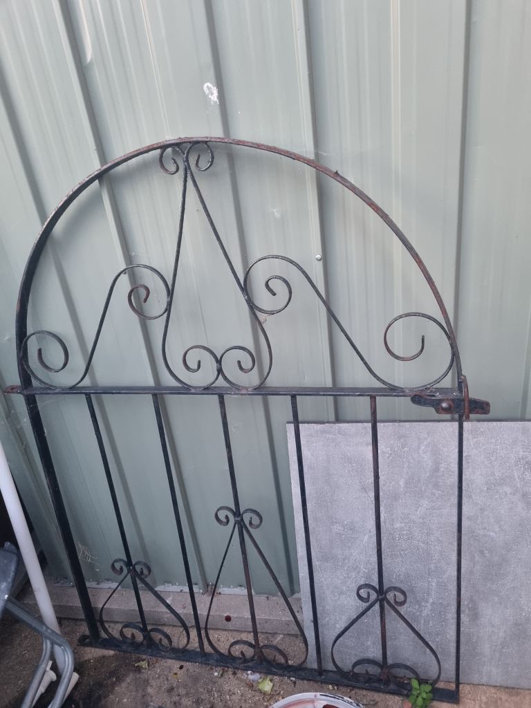 Iron arden Gate – Fair Condition