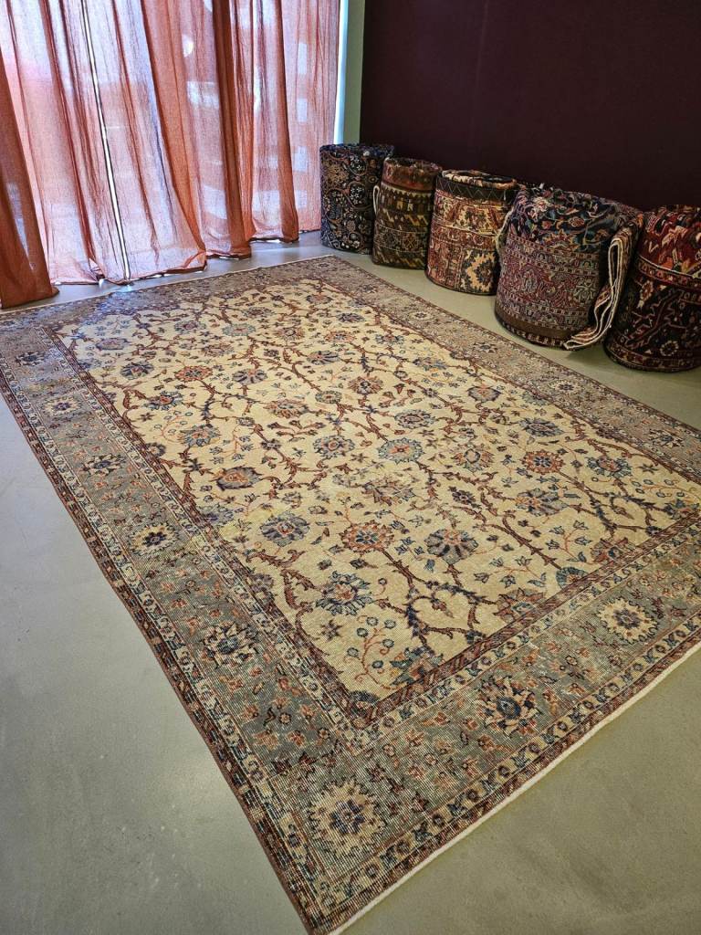 Mid Century Vintage Turkish Rug Carpet 200 × 290 cm Handwoven 1960s Prof Cleaned