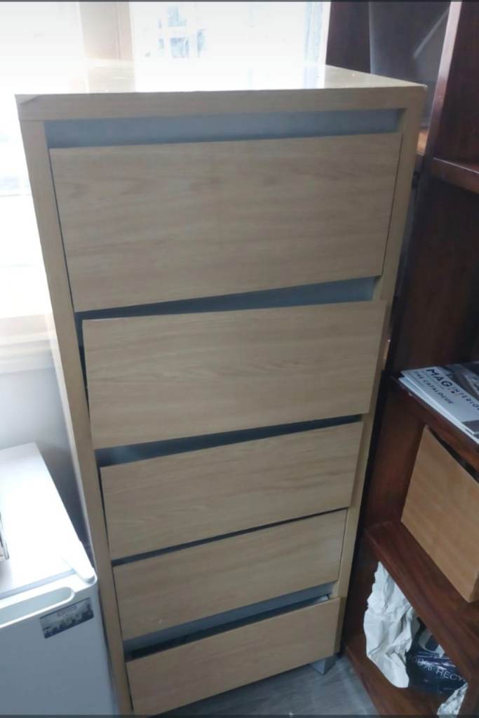 Chest of drawers 