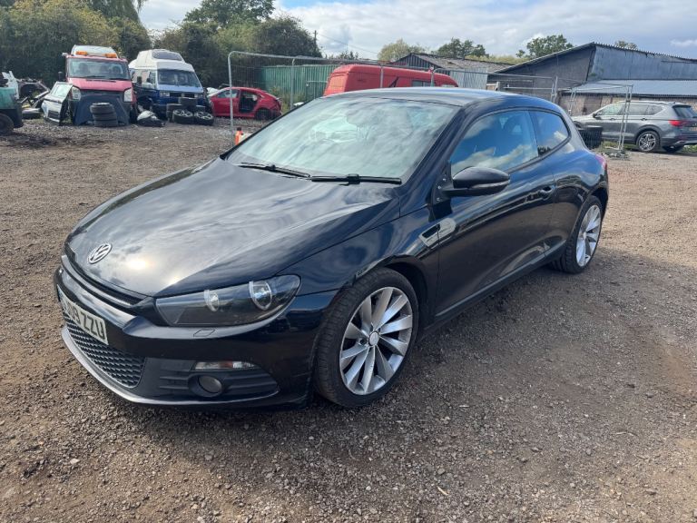 Vw scirocco 2.0 tdi DSG 2009 black BREAKING FOR PARTS 
