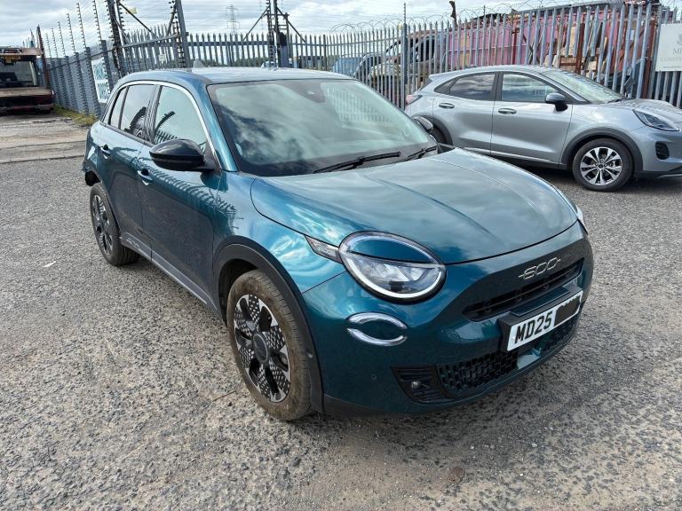 2025 FIAT 600 LA PRIMA MHEV AUTO 25 REG accident damaged salvage