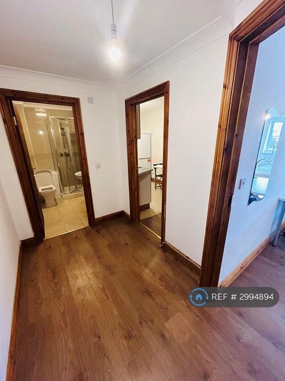 2 bedroom flat in West Street, Brighton And Hove, BN1 (2 bed) (#2994894)