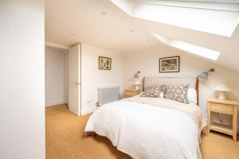 🏡🗝 Spacious Double Room in Leyton – Great Location 🏡🗝