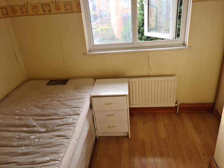 Single Room Rent CB4 