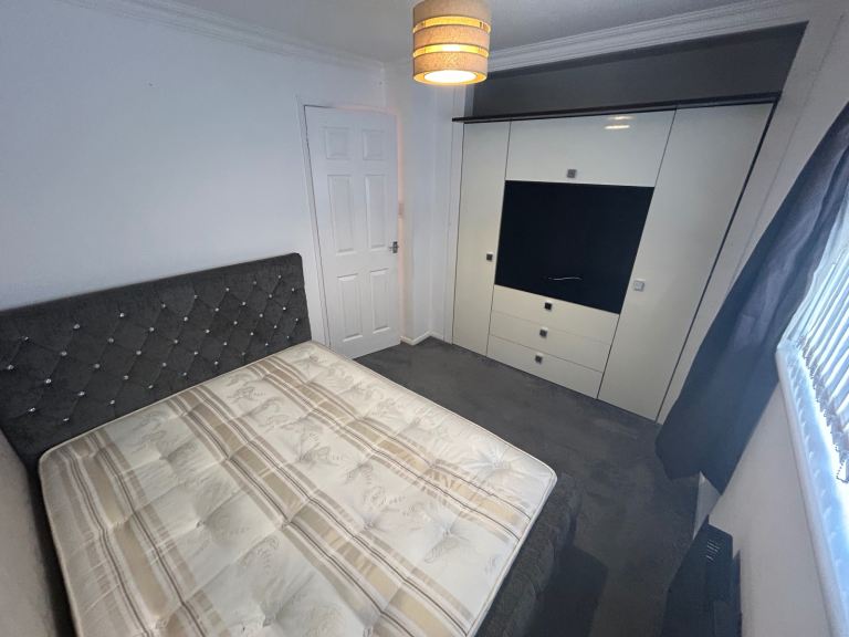 2 bedroom house to let available NOW 