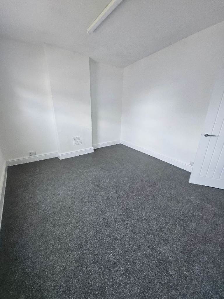 Commercial spaces to let