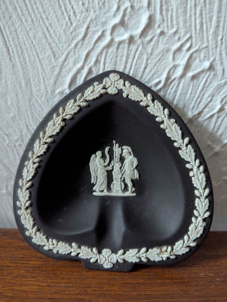 BLACK WEDGEWOOD TRINKET DISH 