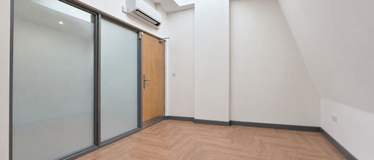 Beauty | Aesthetics | Hair | Room to Rent | Croydon | 