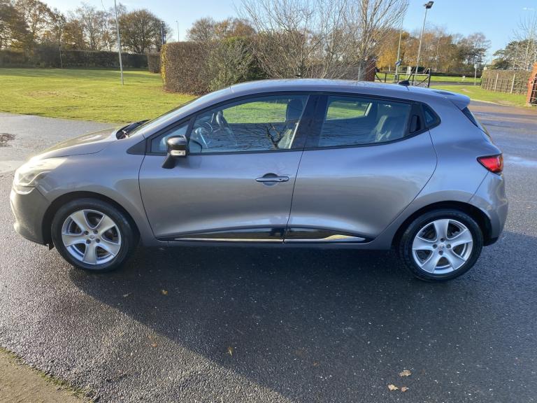 RENAULT CLIO 1.2 16V Dynamique MediaNav 2013