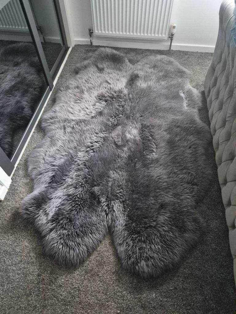 Sheepskin rug 