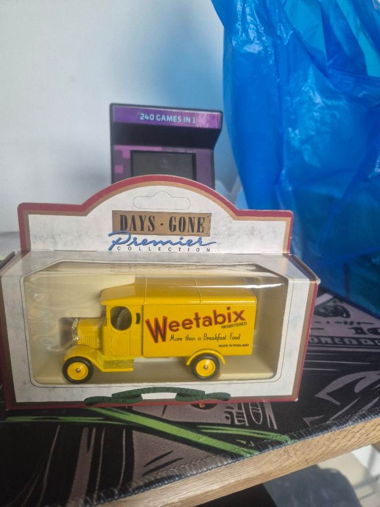 “Lledo Days Gone Vintage Die-Cast Job Lot + Promo Models £30”