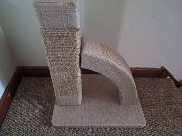 Cat scratcher 