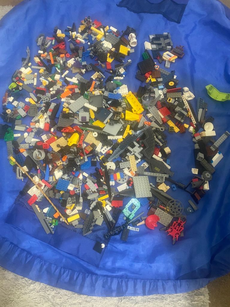 Bundle of lego bits Just Under 2kg