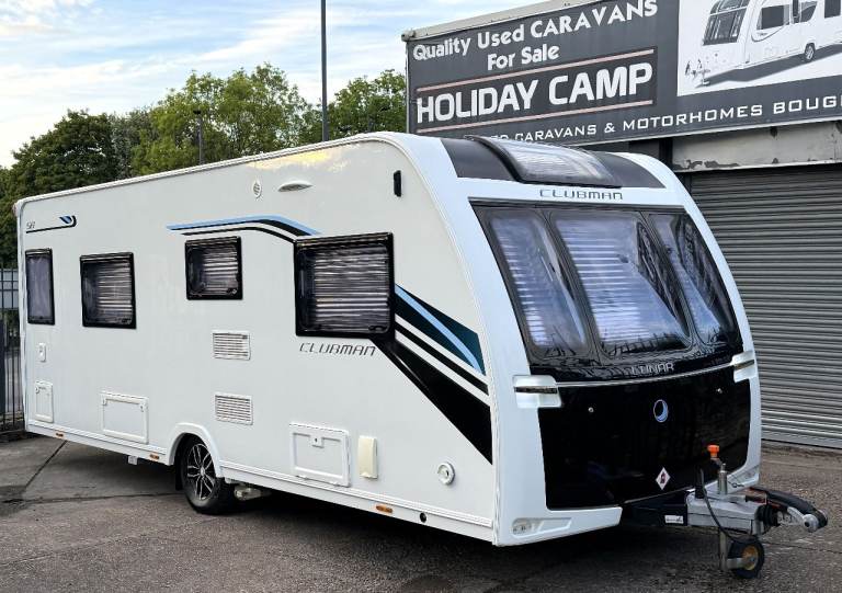 2017 LUNAR CLUBMAN SB 4 BERTH CARAVAN FIXED SINGLE BEDS END BATHROOM MOTOR MOVER