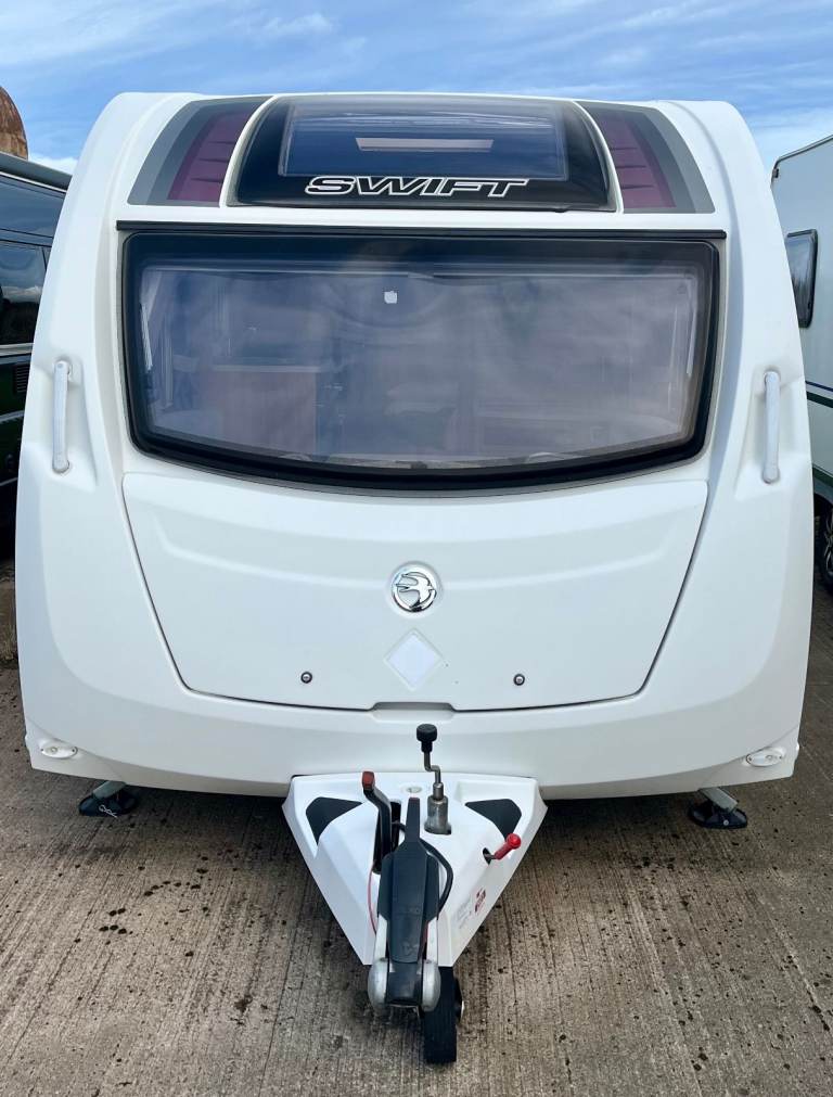 2013 SWIFT ACE VICEROY 4 BERTH CARAVAN IN EXCELLENT CONDITION