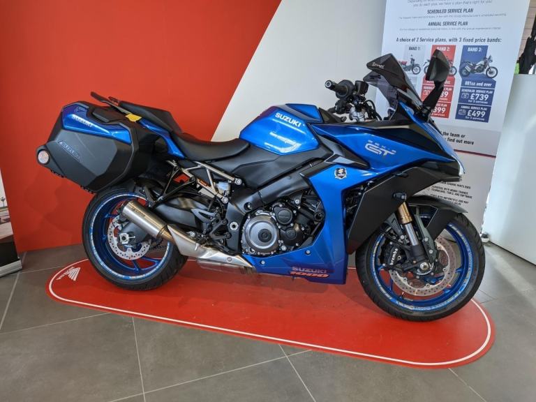 2022 SUZUKI GSX-S 1000 GT + PLUS BLUE METALLIC FULLY LOADED IMMACULATE CONDITION