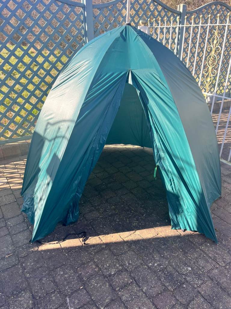 FISHING TENT