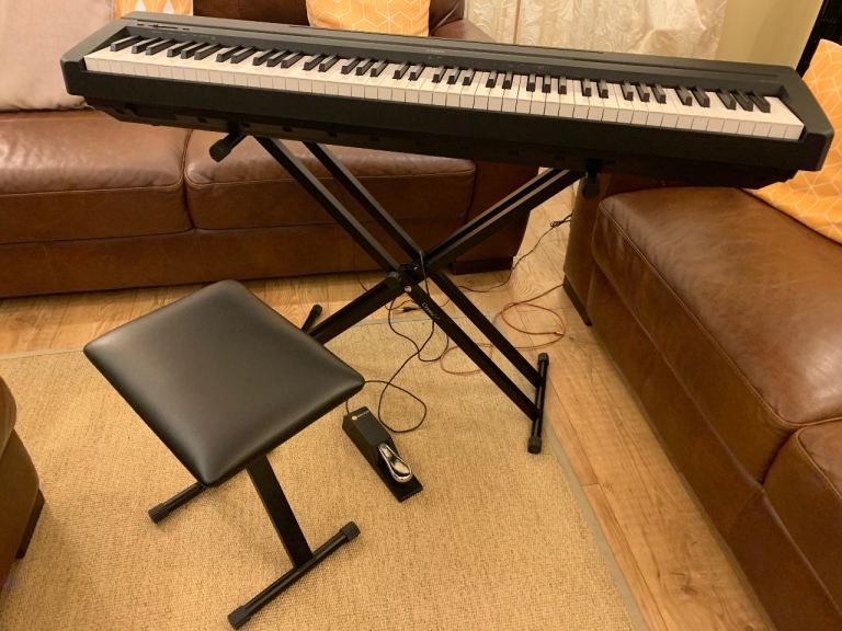 Yamaha p45-b digital piano keyboard 