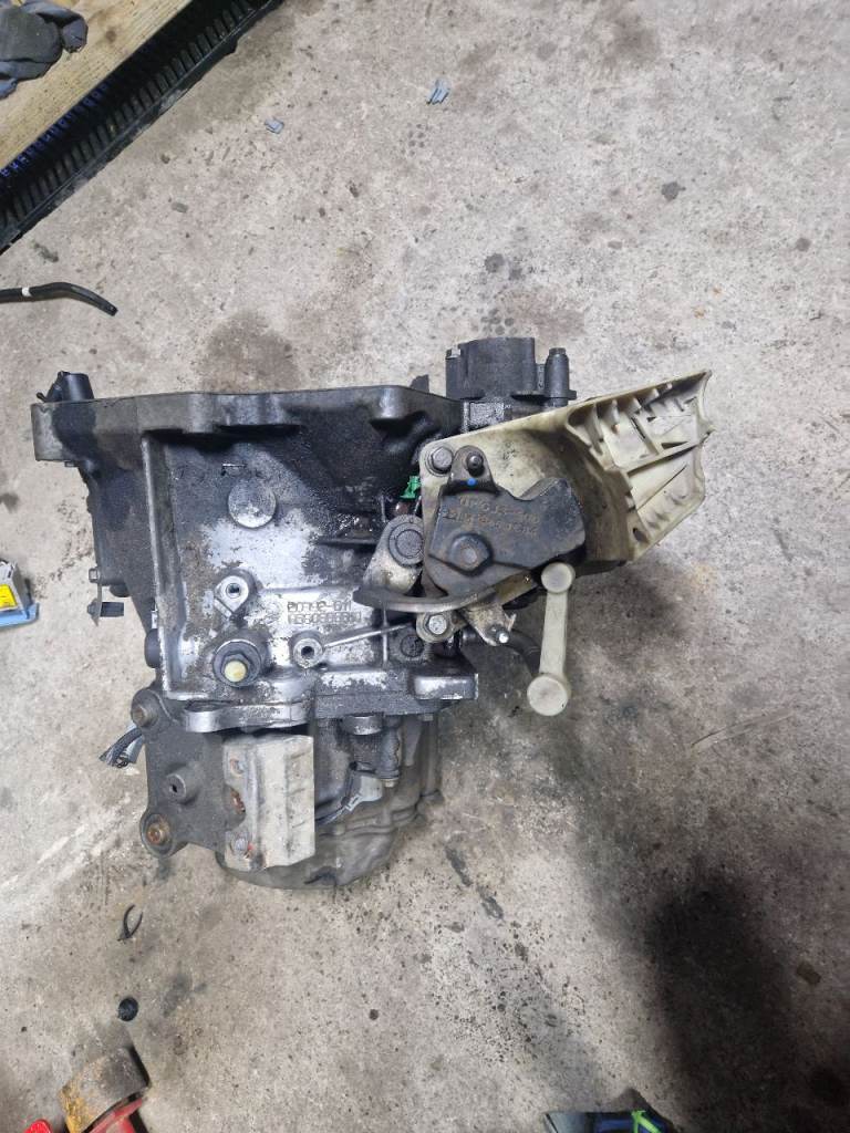 2015 Citroen ds3 1.6 hdi gearbox 
