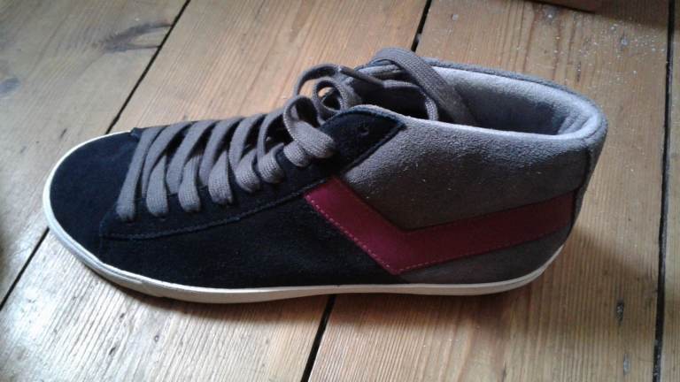 Very nice brand new Pony Trainers.