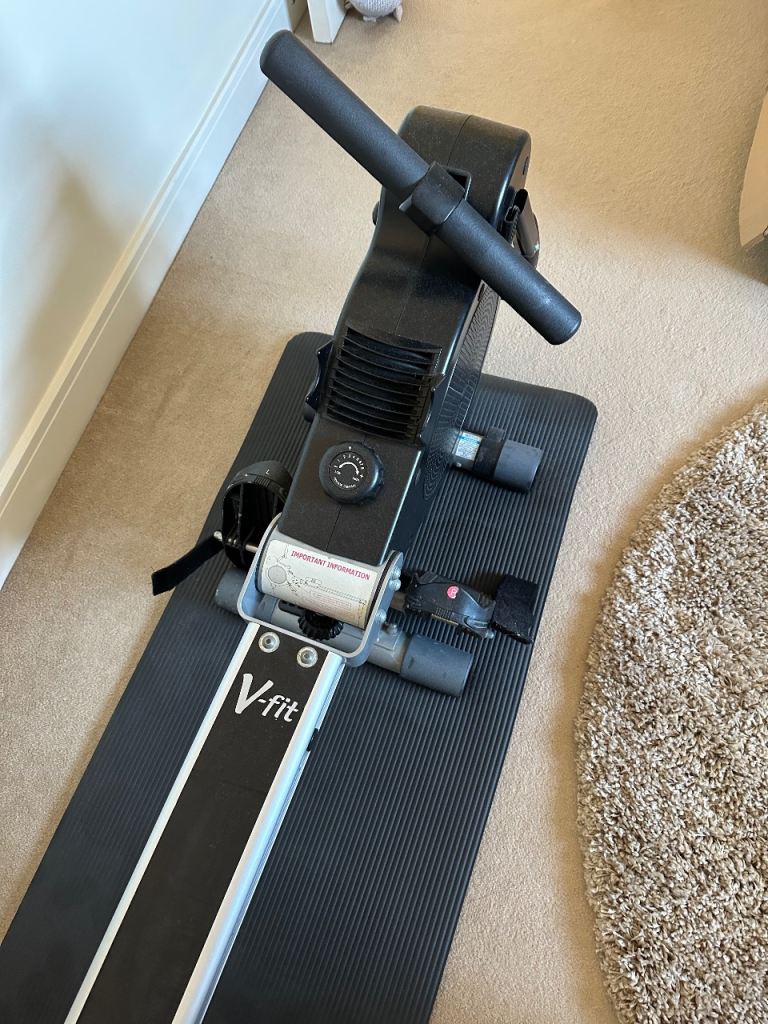 Rowing machine v-fit with mat