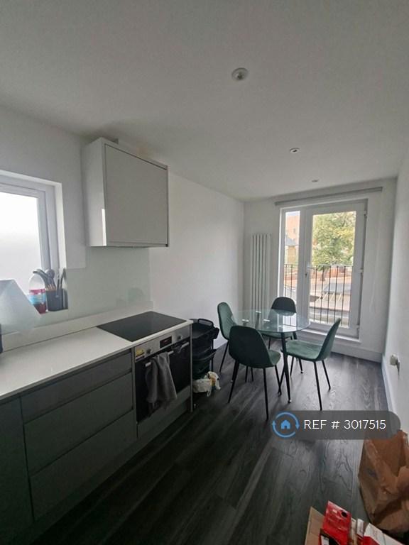 1 bedroom flat in Finchley Lane, London, NW4 (1 bed) (#3017515)