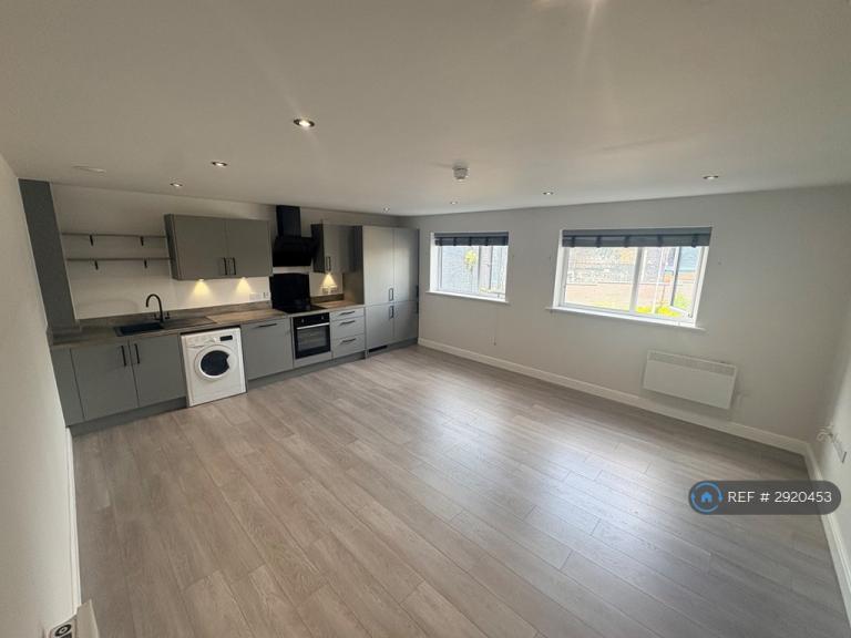 2 bedroom flat in Balm Walk, Leeds, LS11 (2 bed) (#2920453)