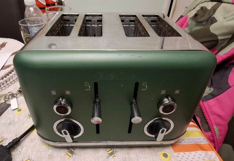 Breville VTT992 Lusta 4-Slice Matt Forest Green Toaster