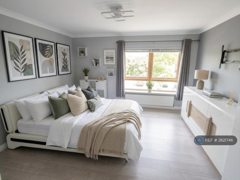 2 bedroom flat in Hening Avenue, Ipswich, IP3 (2 bed) (#2621746)