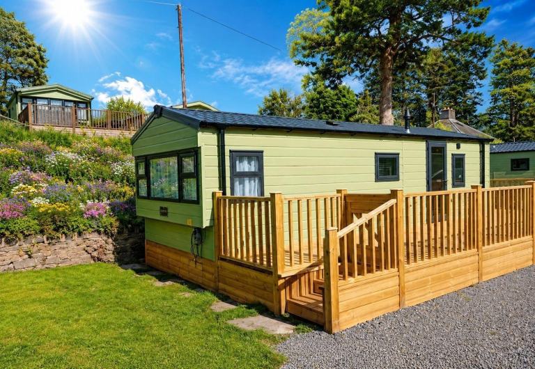 Deluxe Holiday Home in Llandrindod Wells  - Lodge / Caravan 