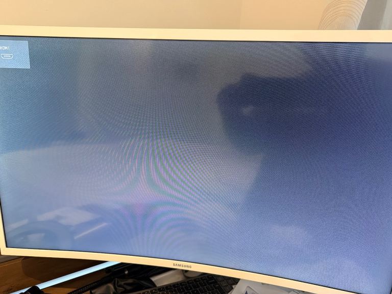 Samsung 32” Curved Monitor (C32F391FWU) with Adjustable Desk Monitor Arm – £75