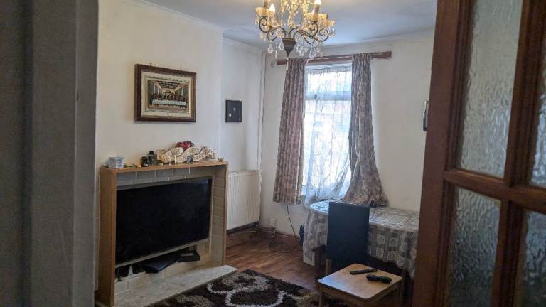 Rent in Bearwood Furnished and Nice