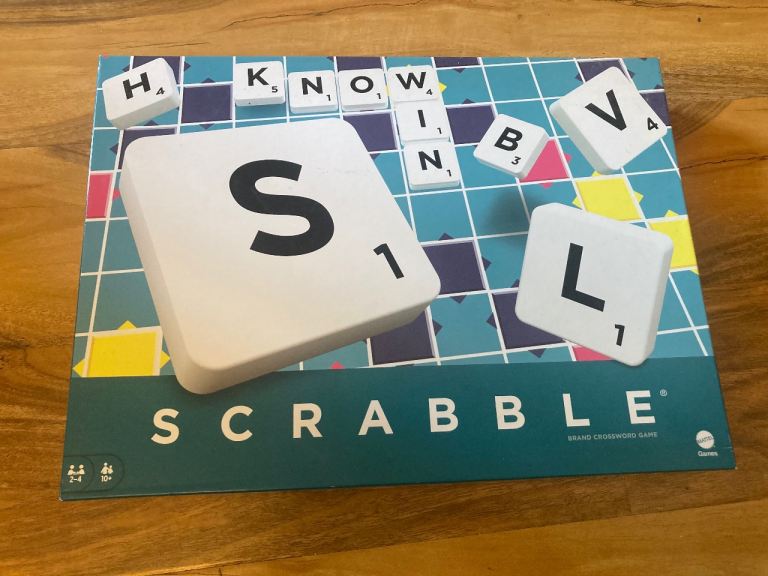 Board Games Bundle: Scrabble, Risk 