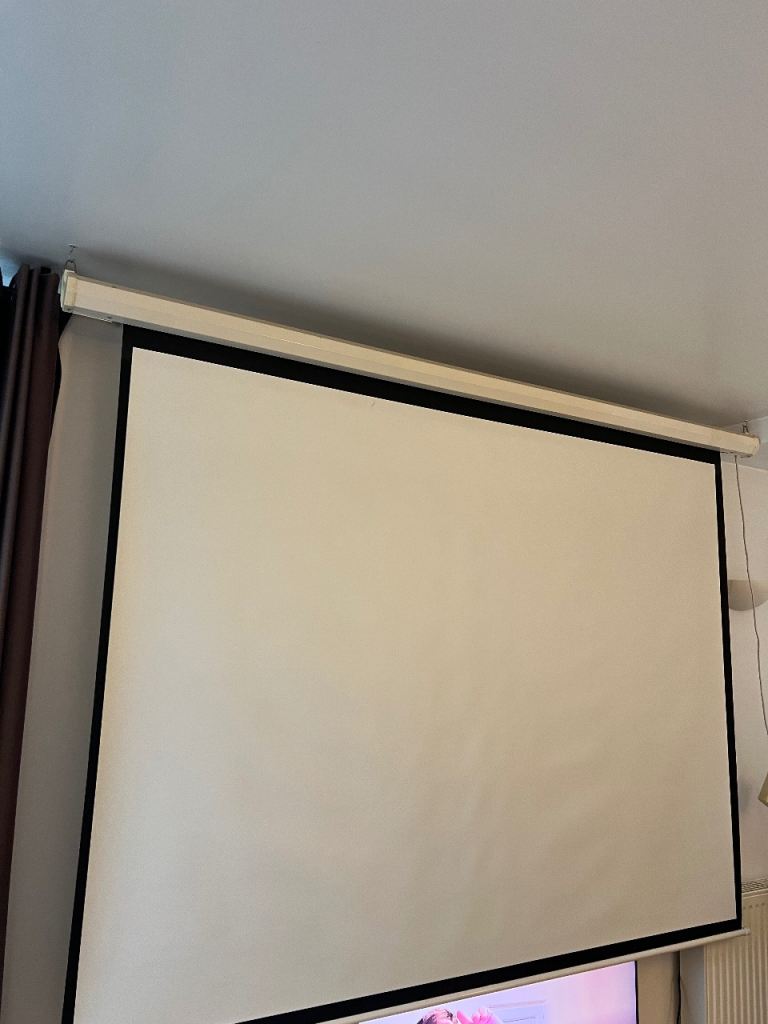 Projector screen 100inc 