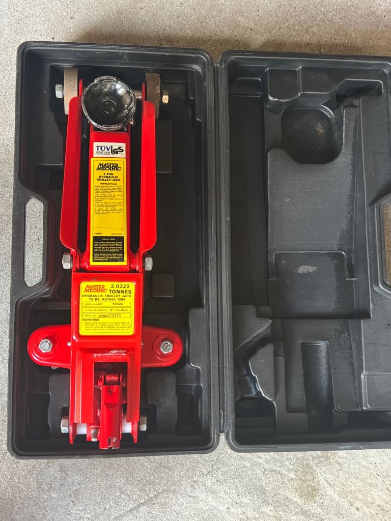 Master Mechanic 2 Ton Trolley Jack