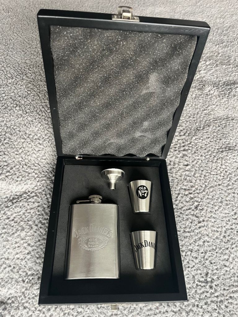Jack Daniel’s Hip Flask Box Set. New £5. 