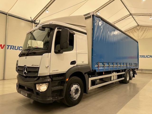 Mercedes-Benz Actros 2532 6x2 Rear Lift Sleeper Cab Curtainsider