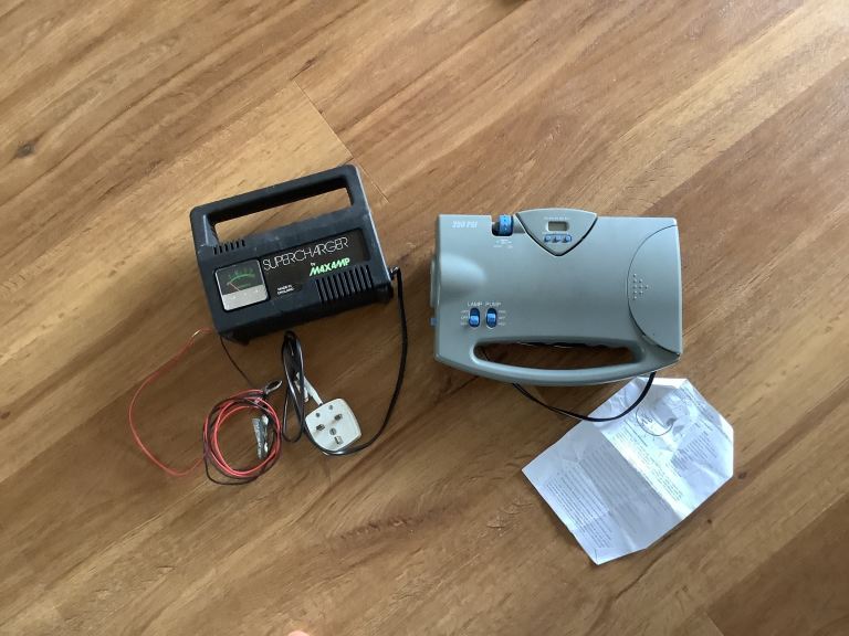 Battery charger tyre inflation unit both full working condition 