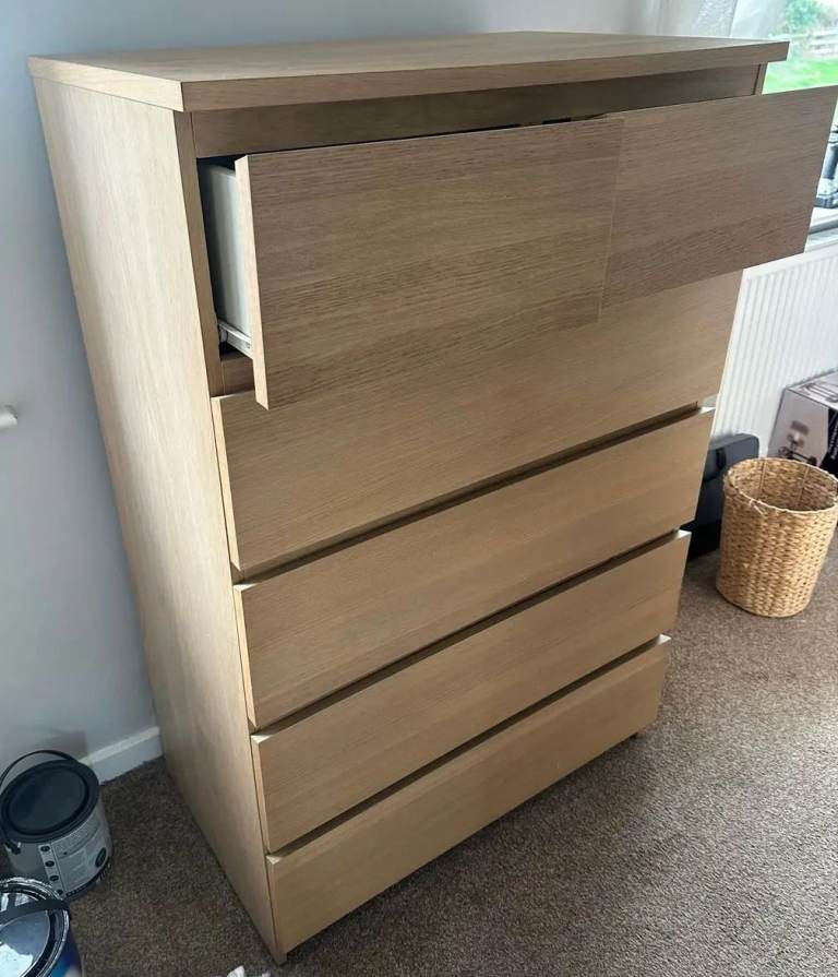 Iksa Light Wood Chest of Drawers – Good Condition