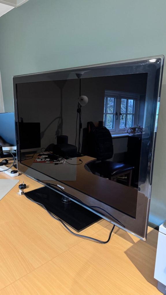 Samsung 46” Series 7 Full HD LED TV – Excellent Condition