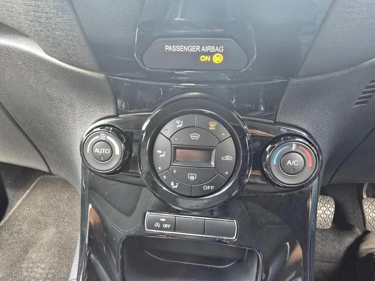 FORD FIESTA 1.0T EcoBoost Titanium Euro 6 (s/s) 5dr 2015