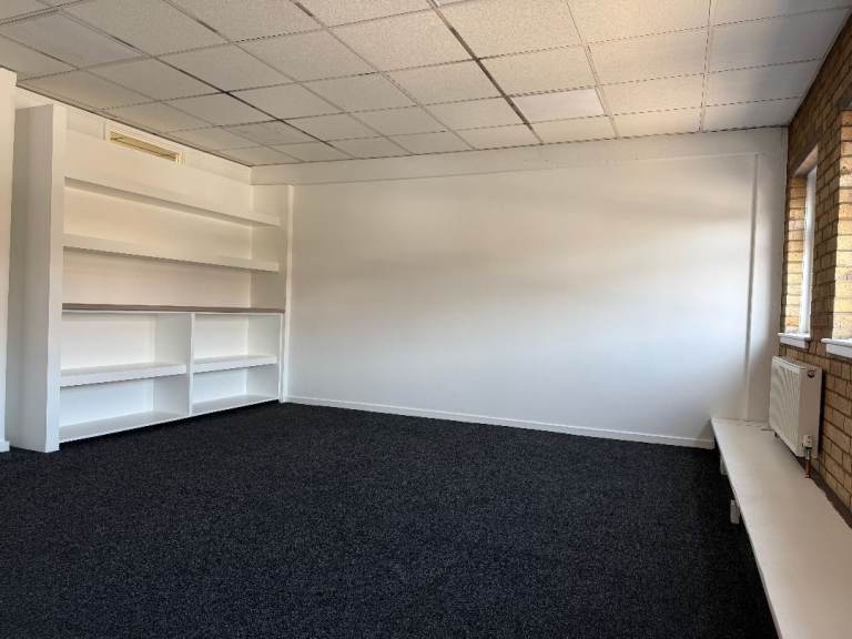 😱 SERVICED OFFICES AVAILABLE - WORTLEY! 