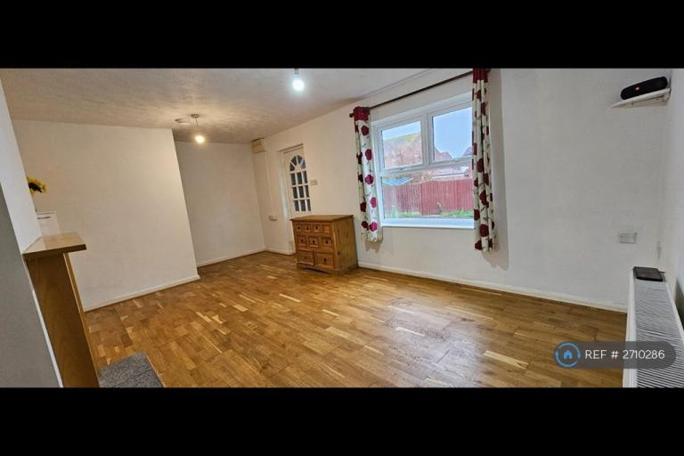 3 bedroom house in Budding Road, Eastington, Stonehouse, GL10 (3 bed) (#2710286)