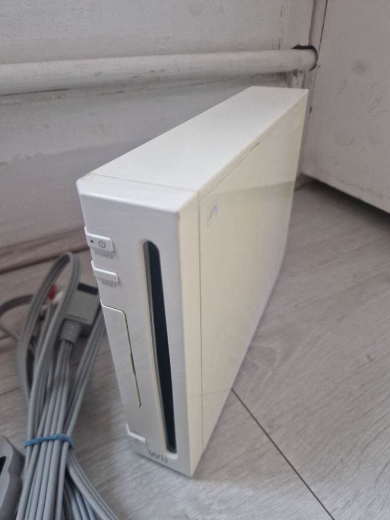 Nintendo Wii Console - White, Good Condition