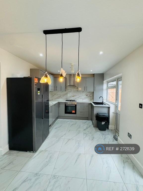 3 bedroom house in High Meadows, Chigwell, IG7 (3 bed) (#2721139)