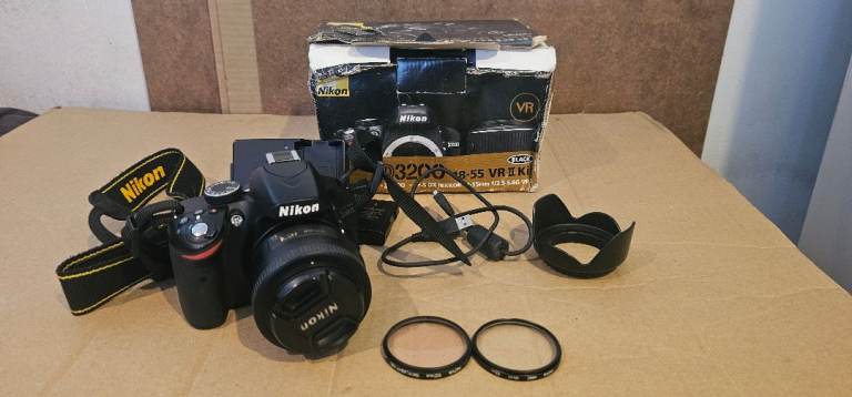 Nikon D3200 with box
