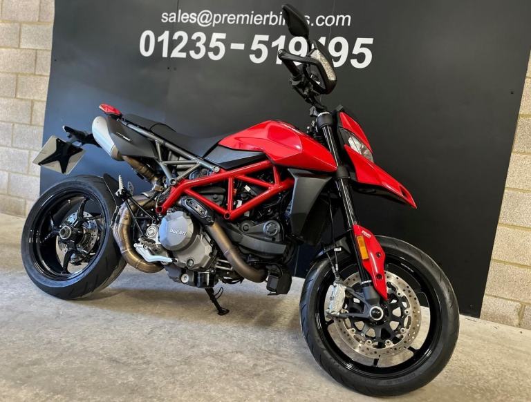 STUNNING LOW MILEAGE 2019/19 DUCATI HYPERMOTARD 950 MOTORCYCLE 