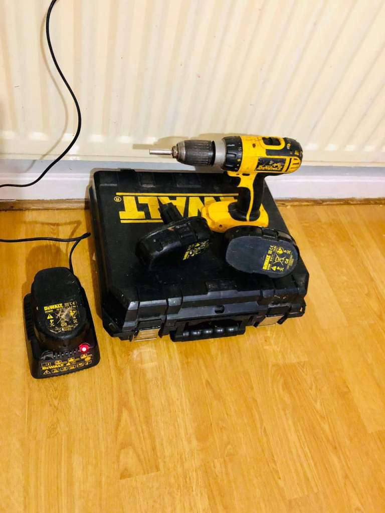 Dewalt drill  Dewalt drill set good